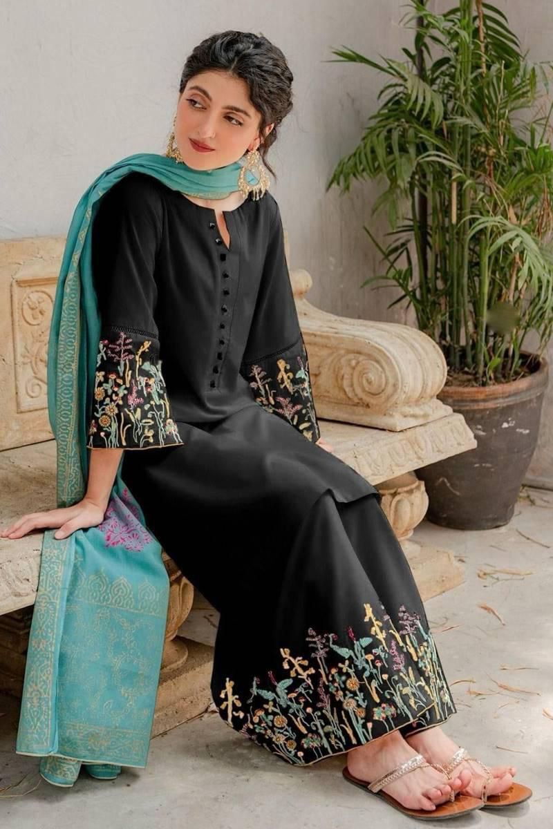 URGE Embroidered Lawn 3-Piece Suit for Women