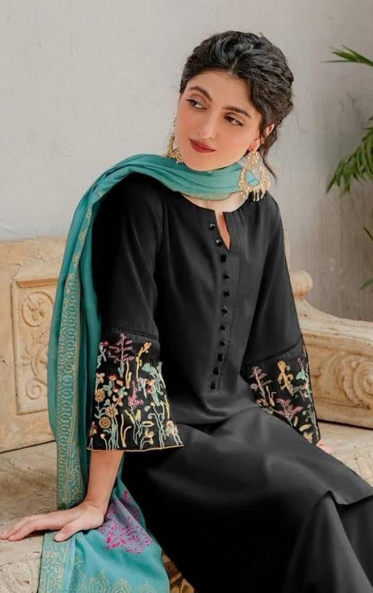 URGE Embroidered Lawn 3-Piece Suit for Women